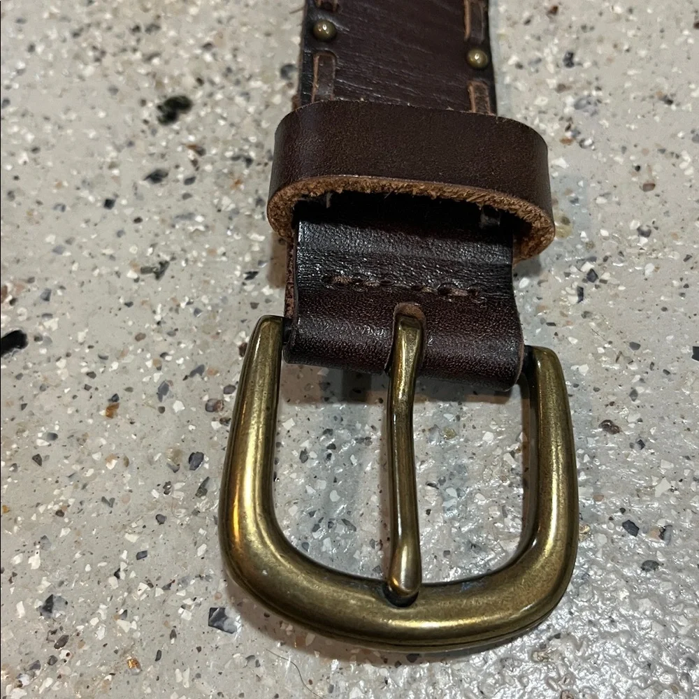 LEATHER LACED AND STUDDED BELT WITH ROUNDED GOLD TONE BUCKLE BRN SIZE 41 UNISEX